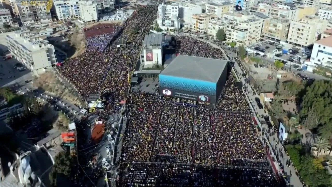 Hizbullah şehitleri unutulmadı: Lübnan’da görkemli merasim Hizbullah şehitleri unutulmadı: Lübnan’da görkemli merasim