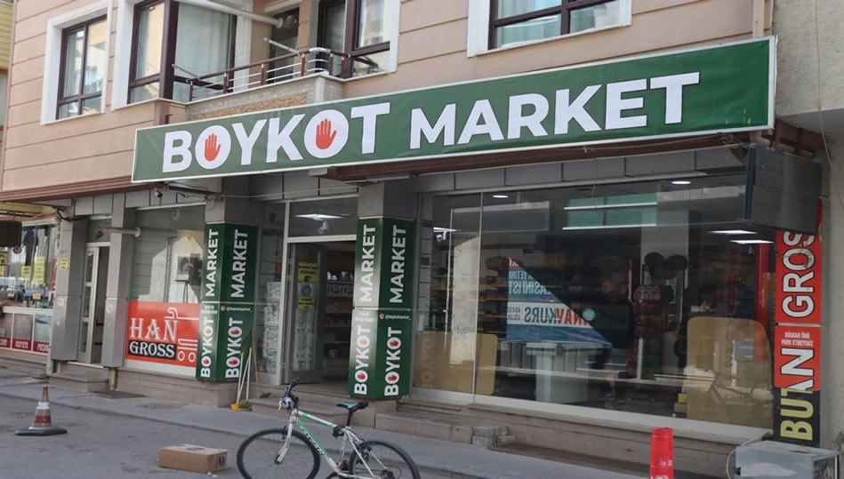 İşlettiği marketi ‘Boykot Market’e çevirdi!