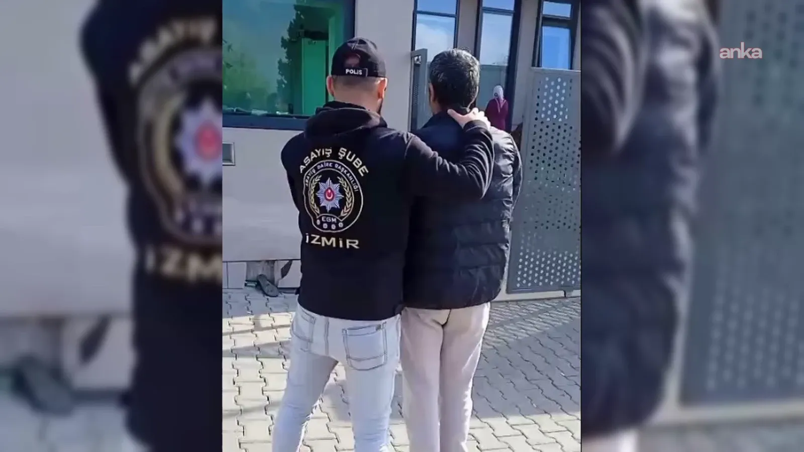 İzmir’de 24 Yıl 7 Ay Hapis Cezası Olan Şahıs Yakalandı İzmir’de 24 Yıl 7 Ay Hapis Cezası Olan Şahıs Yakalandı