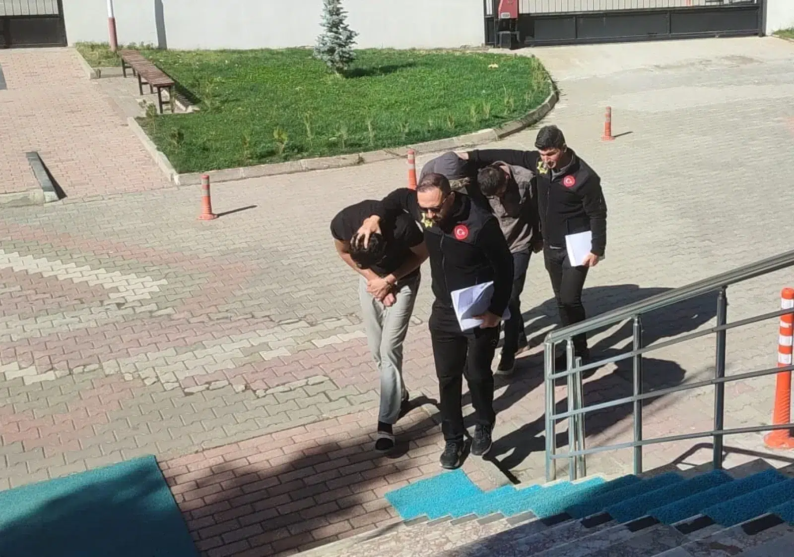 Konya’da uyuşturucu operasyonunda iki kişi tutuklandı Konya’da uyuşturucu operasyonunda iki kişi tutuklandı