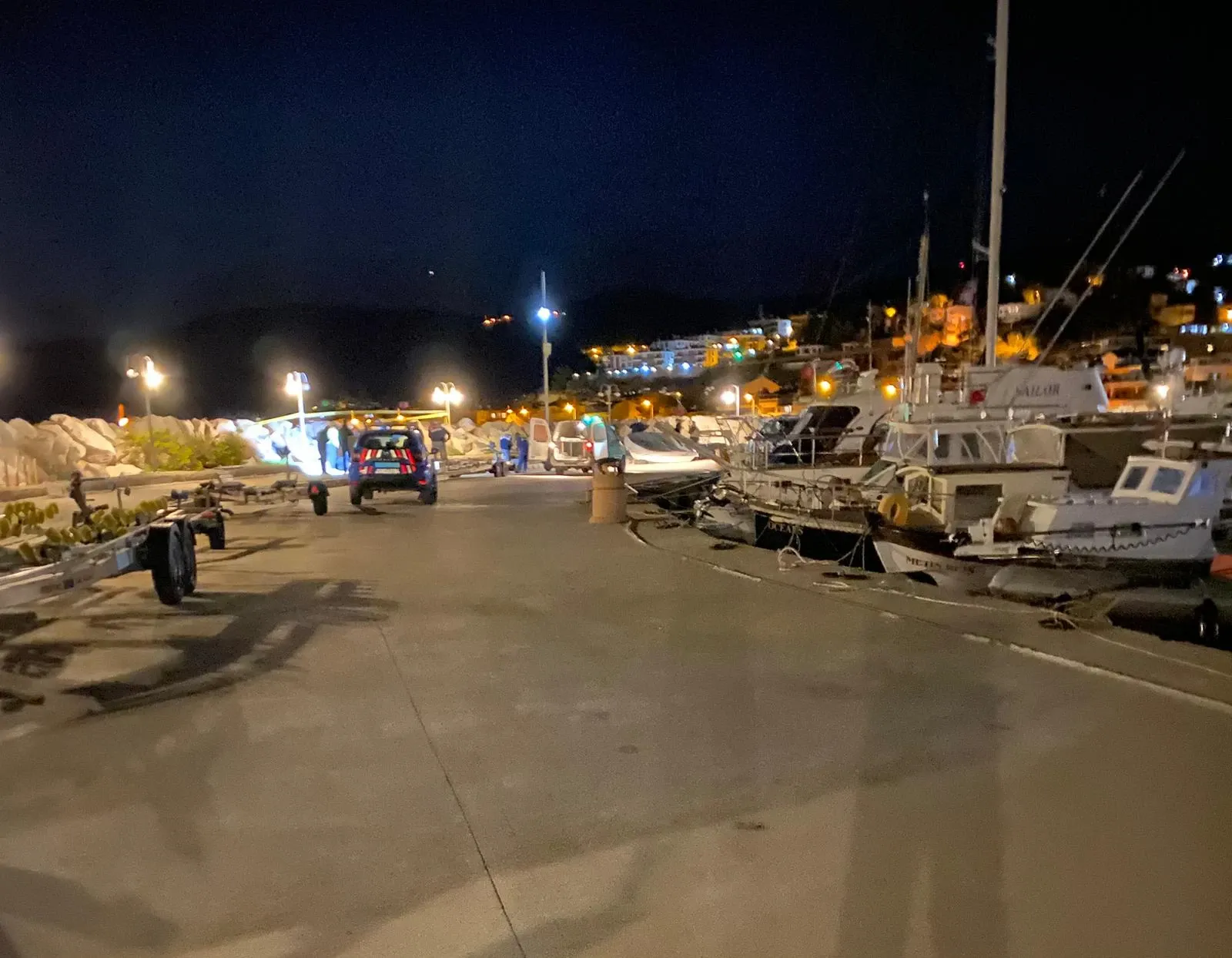 Çanakkale’de Kayalıklarda Bir Kişi Ölü Bulundu Çanakkale’de Kayalıklarda Bir Kişi Ölü Bulundu