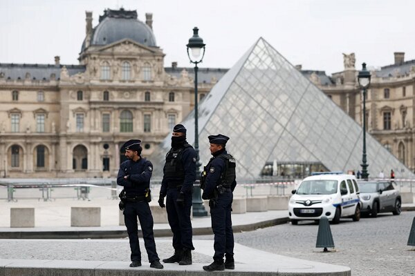 Louvre Müzesi’ndeki Tarihi Soygunun Maddi Değeri Açıklandı Louvre Müzesi’ndeki Tarihi Soygunun Maddi Değeri Açıklandı