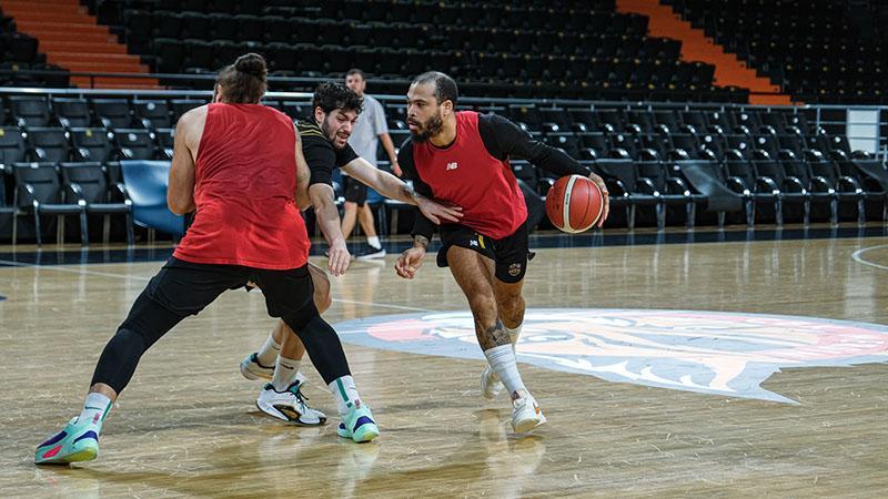 MSK Erkek Basketbol Takımı Aliağa Petkimspor ile