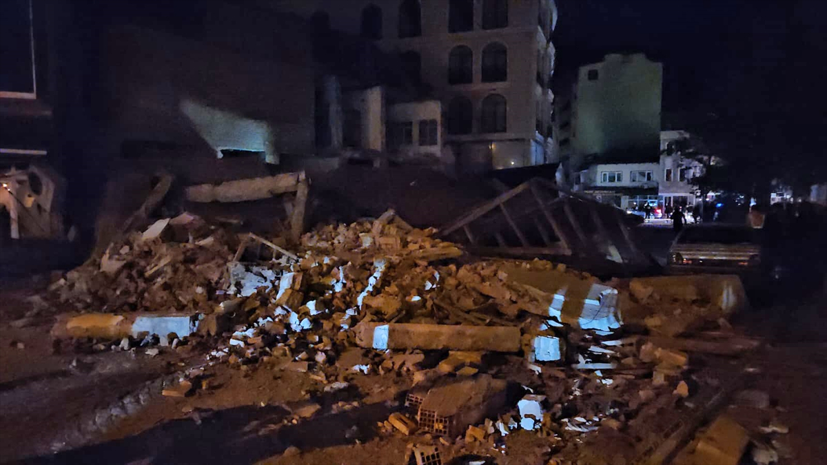 Balıkesir’deki 6,1 Büyüklüğündeki Deprem Üzerine Açıklamalar Balıkesir’deki 6,1 Büyüklüğündeki Deprem Üzerine Açıklamalar