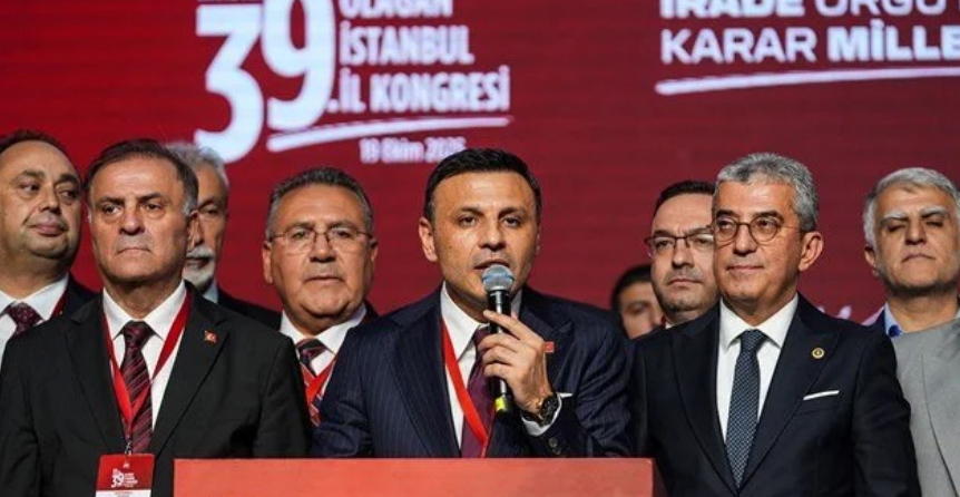 Özgür Çelik, CHP İstanbul İl Başkanlığına Yeniden Seçildi Özgür Çelik, CHP İstanbul İl Başkanlığına Yeniden Seçildi