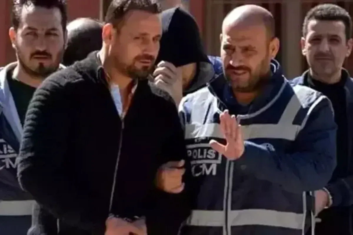 Sahte e-imza davasında tutuklama kararı verilen sanık Sahte e-imza davasında tutuklama kararı verilen sanık