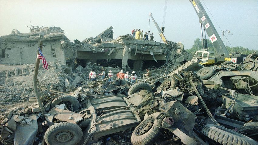 23 Ekim 1983: Lübnan’da Amerikan ve Fransız askerlerine 23 Ekim 1983: Lübnan’da Amerikan ve Fransız askerlerine