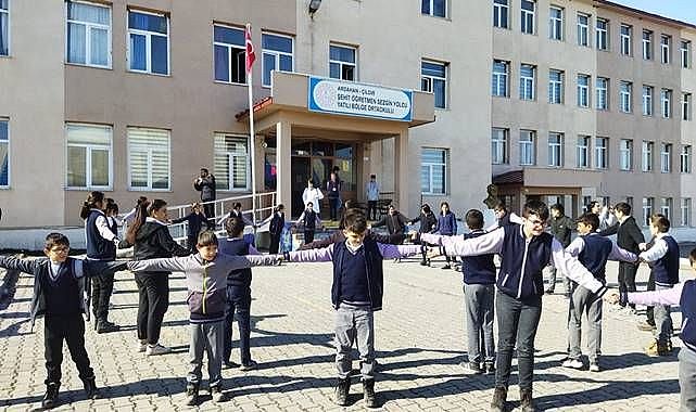 Okullar Depreme Hazır Hale Getiriliyor Okullar Depreme Hazır Hale Getiriliyor