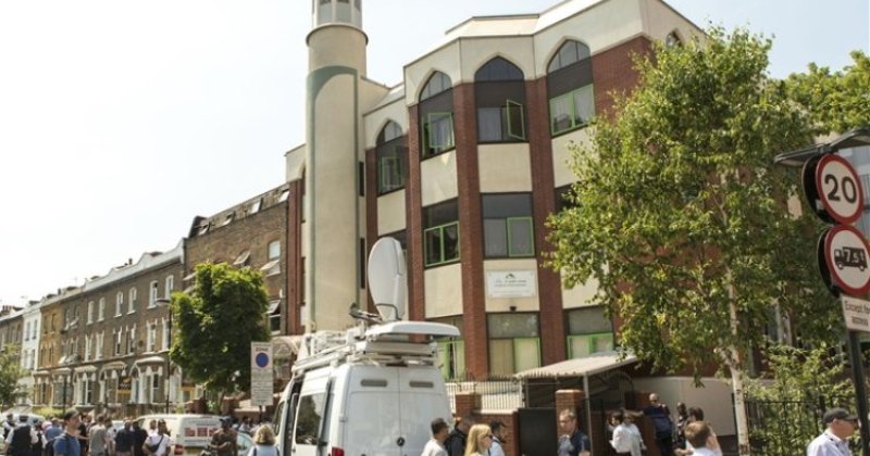 İngiltere’de Son 3 Ayda 25 Camiye 27 Saldırı Gerçekleşti İngiltere’de Son 3 Ayda 25 Camiye 27 Saldırı Gerçekleşti