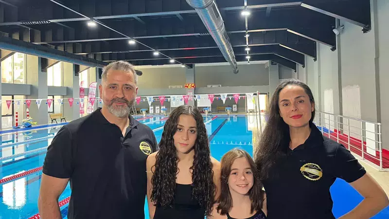 Antrenör Babanın Yüzücü Kızları Başarıları
