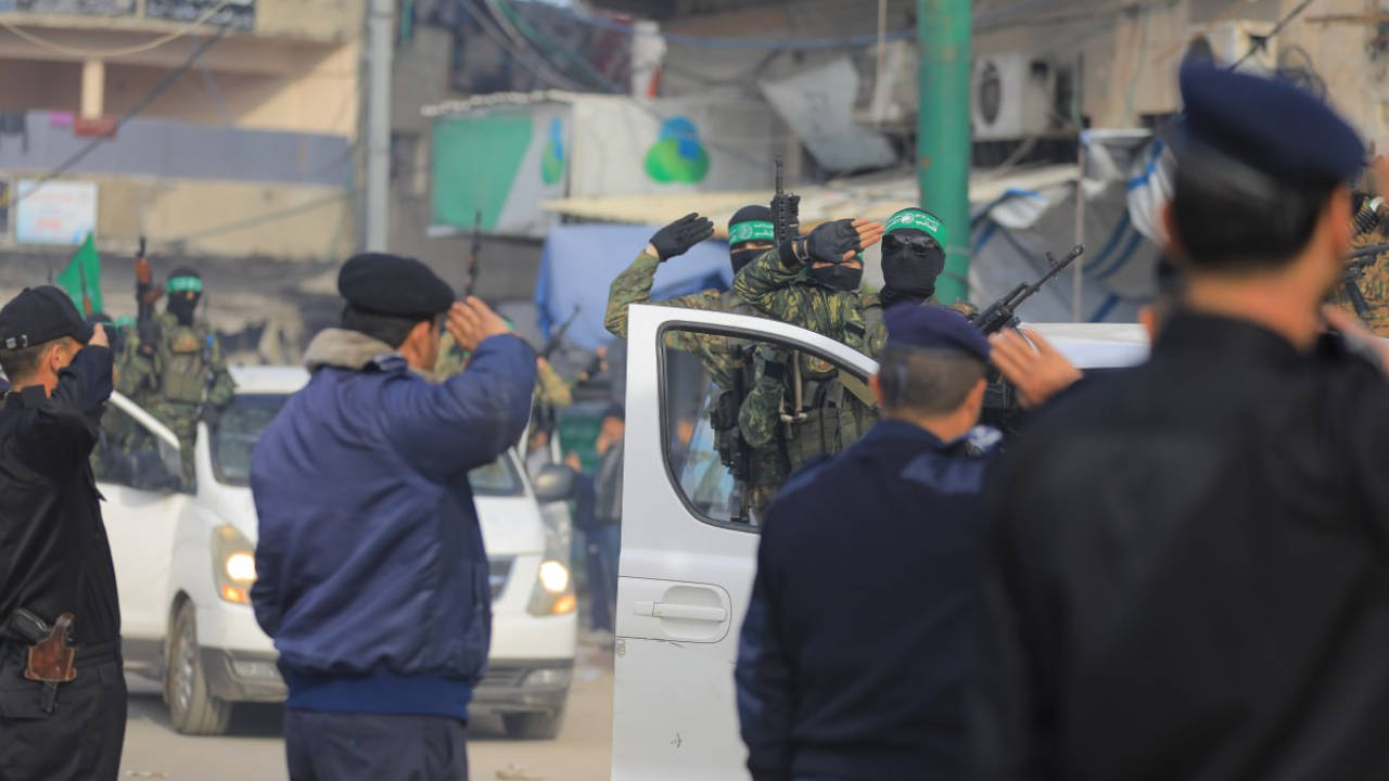 Hamas Silahsızlanma Süreci Üzerine Tartışmalar Devam Ediyor Hamas Silahsızlanma Süreci Üzerine Tartışmalar Devam Ediyor