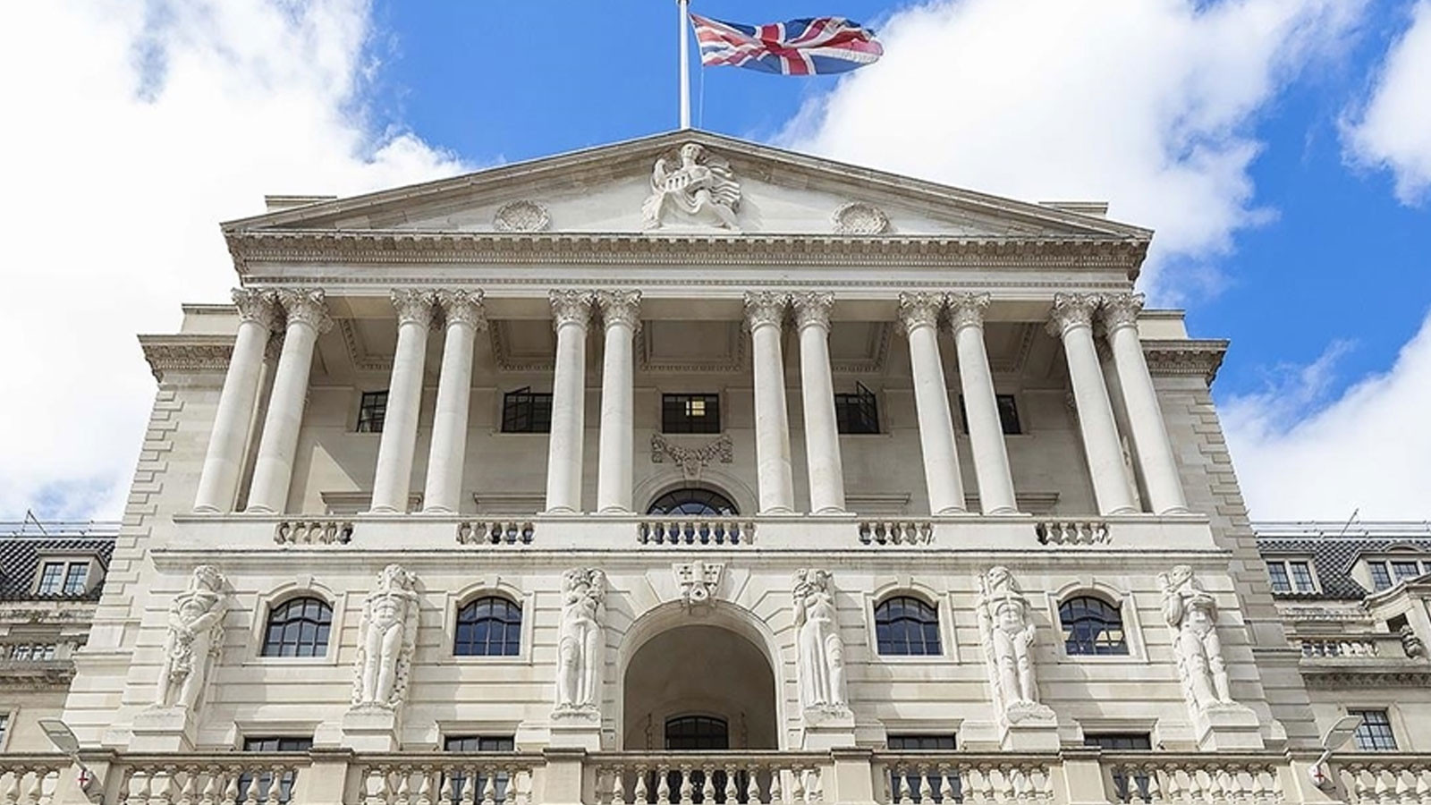 İngiltere Merkez Bankası politika faizini sabit bıraktı İngiltere Merkez Bankası politika faizini sabit bıraktı