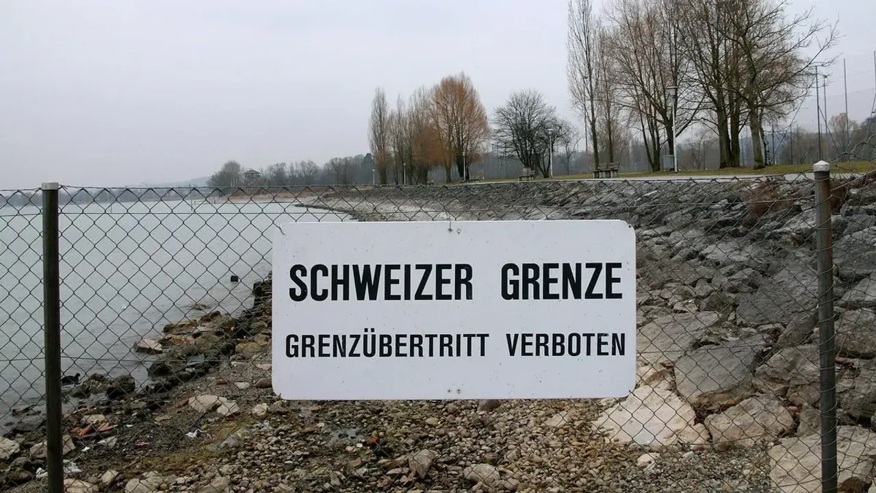 İsviçre, sığınmacılara yurt dışı yasağı getirmeyi planlıyor İsviçre, sığınmacılara yurt dışı yasağı getirmeyi planlıyor