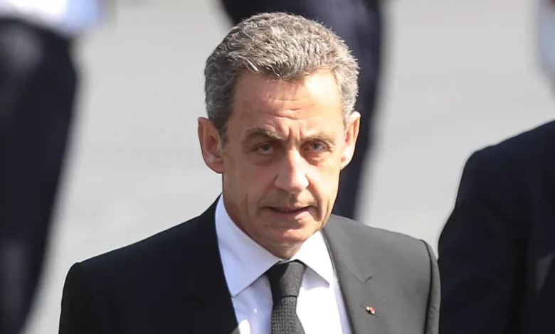 Sarkozy, 5 Yıllık Hapis Cezasını Çekmek Üzere Cezaevine Sarkozy, 5 Yıllık Hapis Cezasını Çekmek Üzere Cezaevine