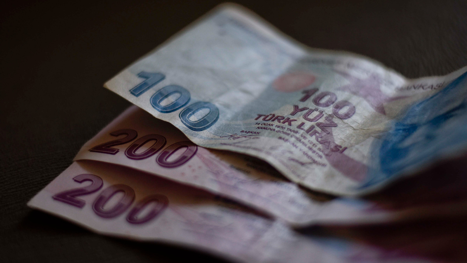 Yurt Dışında Yerleşik Kişiler Hisse Senedi Sattı Yurt Dışında Yerleşik Kişiler Hisse Senedi Sattı